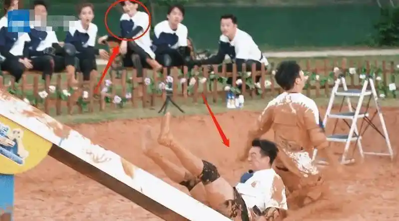 原创奔跑吧8未播先火看到蔡徐坤玩泥潭的样子原谅我笑翻了