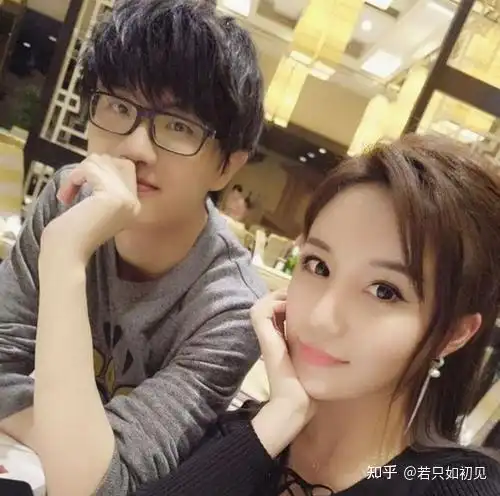 希望许嵩的女朋友是黄龄吗