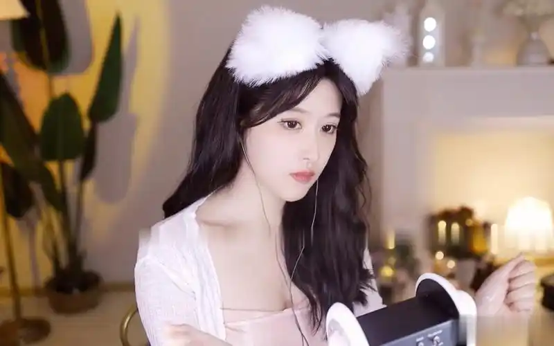 虎牙 大伊伊魔法书小福利