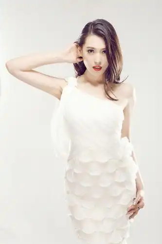 网络生活社会民生娱乐休闲文化/艺术 向ta提问私信ta 看着像宁丹琳