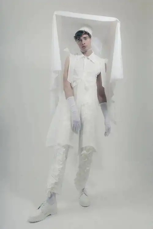 男人穿婚纱也很美这仙气缭绕的男装男生穿戴起来连女孩都脸红