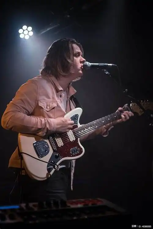 科仔,的相册-lewis capaldi