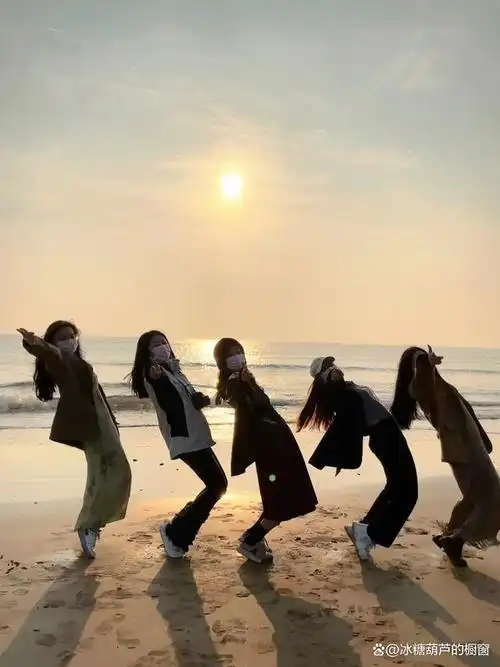 好友相聚,大家庭聚会,公司团建,多人在一起怎么拍集体照