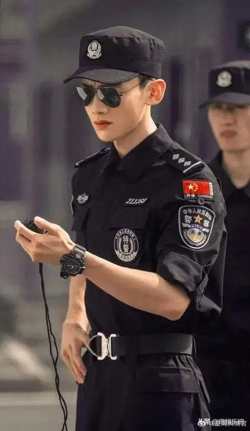 的白敬亭……咱就是不得不说一句,有些演员和军装的适配度是真的很高