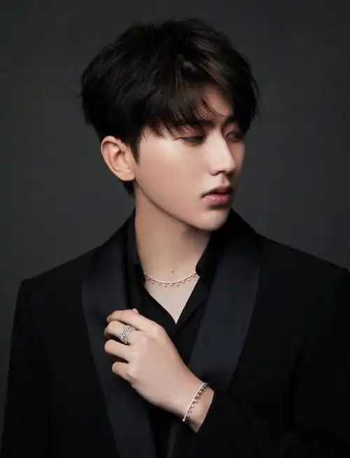 西装kun,过年走亲戚就带这样的    #蔡徐坤#ride or die至死不渝