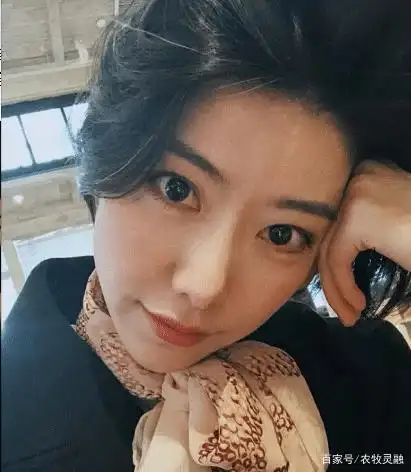 李亚鹏女友susie新照,风格神似王菲,网友:比王菲漂亮!