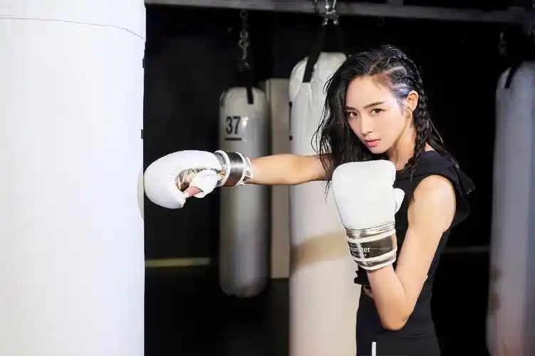 张钧甯拳击运动风写真图片23