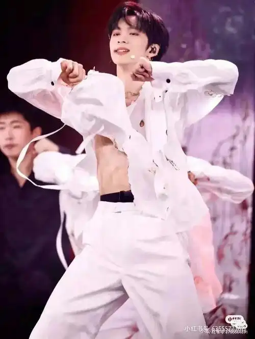 啊啊啊,这不合适吧##tnt  #tnt时代少年团  #腹肌撕裂者