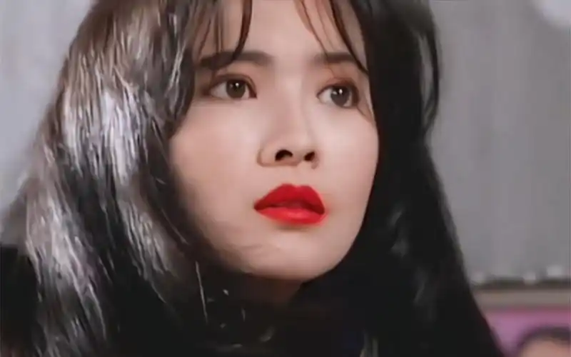 你总是说星星美,那你看看蓝洁瑛的眼睛啊,这眼里有星辰.