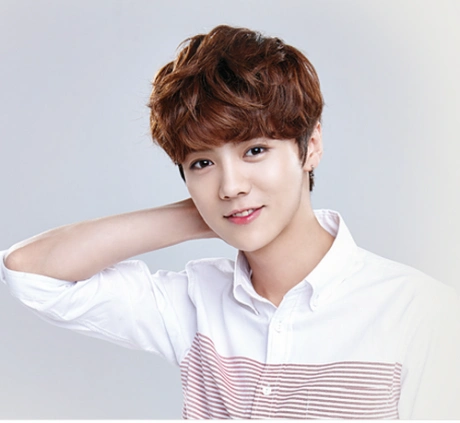 包装,师兄东方神起,sj,师姐少女时代)   人气火的原因有很多, 1.品牌