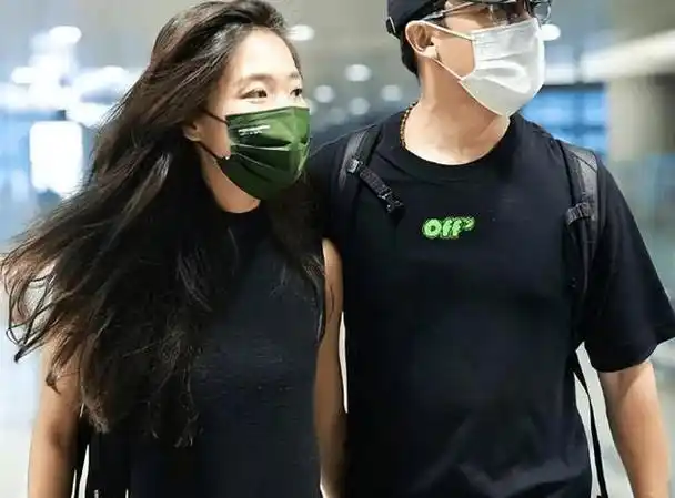 黄轩女友现身酒店!两人同居幸福秀甜蜜