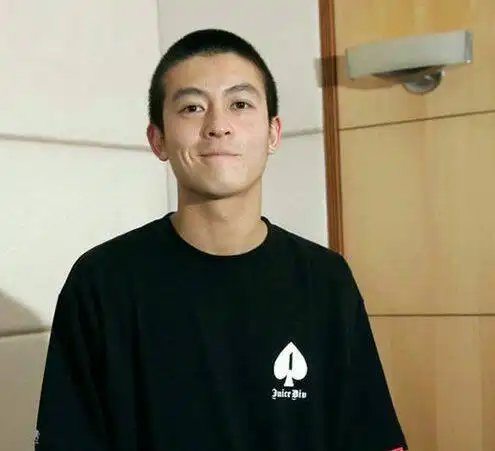 要说寸头,只服冠希哥.真的是帅的没天理.