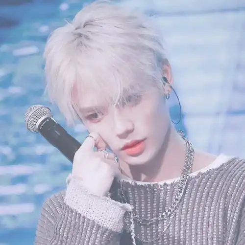 男爱豆头像|林彦俊头像二转注明;猫辞奶奶