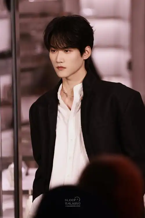 charleskeith品牌挚友周柯宇