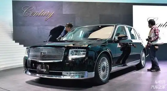 丰田旗舰之作2023款世纪亮相金凤凰车标叫板劳斯莱斯