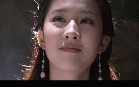 直到段誉在枯井中的时候,王语嫣才有勇气说出了心中的爱,可见王语嫣