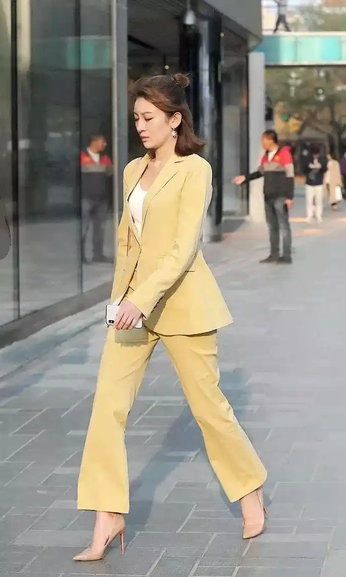 高跟鞋时尚穿搭,让女性显得更加有韵味