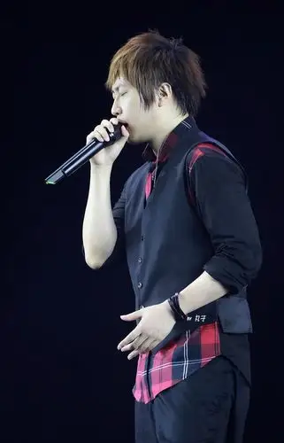 五月天 诺亚方舟返航 深圳# #阿信# 安可趴卖萌节奏 #我不要告别