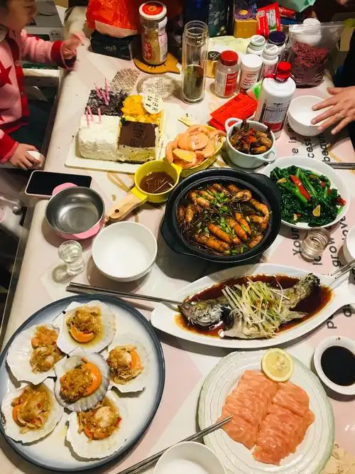 丰富的生日大餐