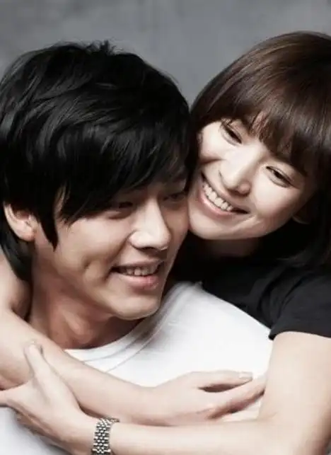 《太阳的后裔》热播 宋慧乔21年为工作输掉爱情