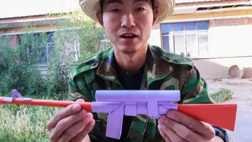 大圣多才多艺,用废纸板做出绝地求生98k,太有才了