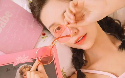 黄色格调日系美女写真图片桌面壁纸高清大图预览1920x1080_美女壁纸