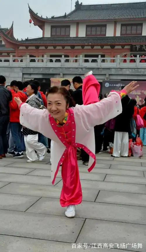 广场舞大妈的太极风彩