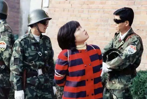 女死囚临刑【纪实组图】