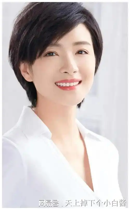 妩媚的万茜,眼睛媚光闪耀,谁能阻挡|梅婷|孙俪|江疏影|刘诗诗|刘亦菲