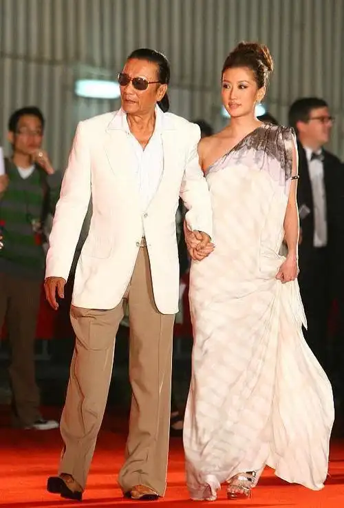 谢贤不再沉默终于说出张柏芝第三胎的真实身份网友终于瞒不住了