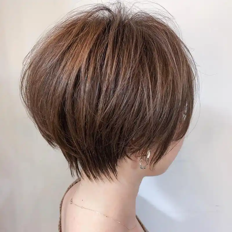 女人过了50岁发型这样剪洋气时尚显气质