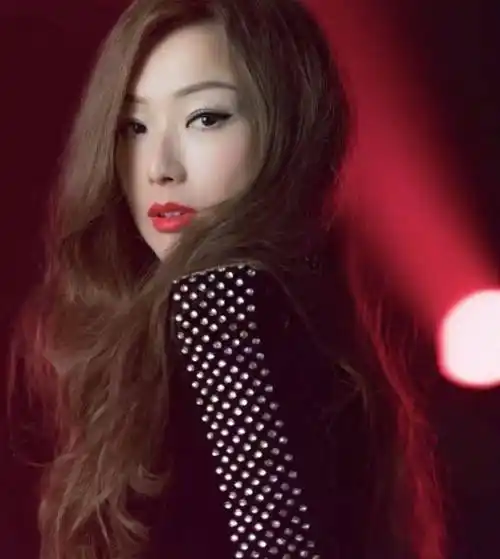 50岁郑秀文成香港最强网红!34年前的玉女照美得惊人_策划_运动_形象