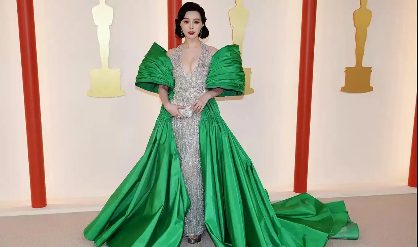 范冰冰在美国近况:现身洛杉矶好莱坞杜比剧院,走红毯,参加奥斯卡金像