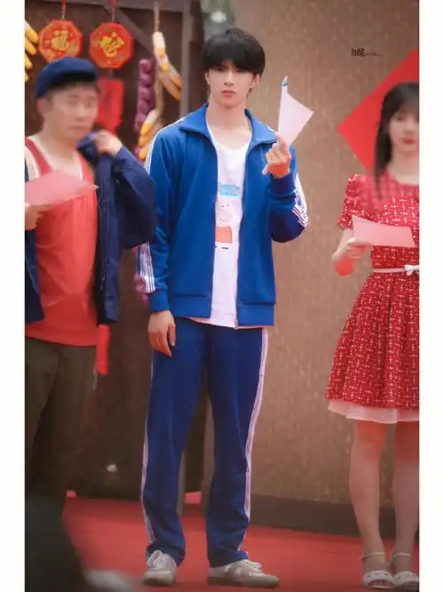 刘耀文萌探录制78帅气男高