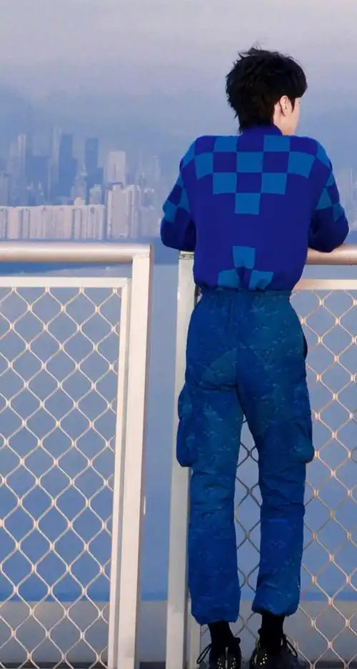 排点相册里翔哥的背影,里面藏了.