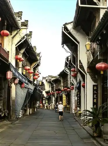 徽州屯溪老街,裳樾牌坊群