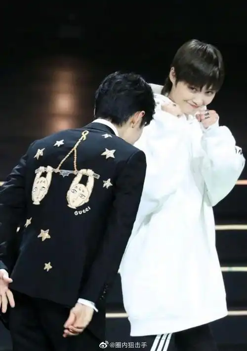 肖战李宇春同框啦,一整个梦回燃烧吧少年,那时的导师和学员……|肖战