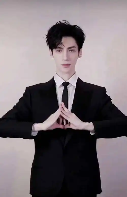 选最苏85生陈晓陈伟霆张若昀朱一龙上榜,任嘉伦登榜首_造型_身高_评论