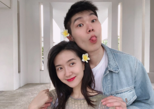 许龄月520官宣恋情 透露与男友已交往一年多