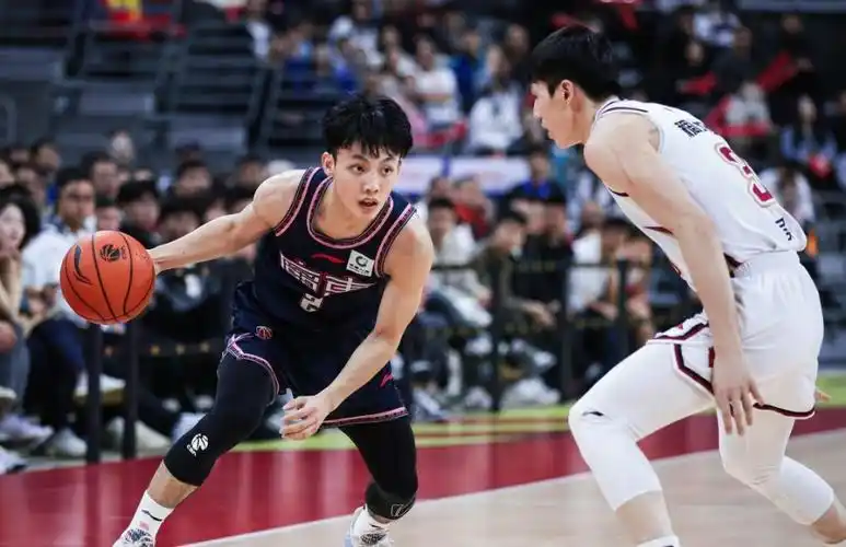 天赋太强了广东队正式迎来双王牌新黑白矮将驰援杜锋