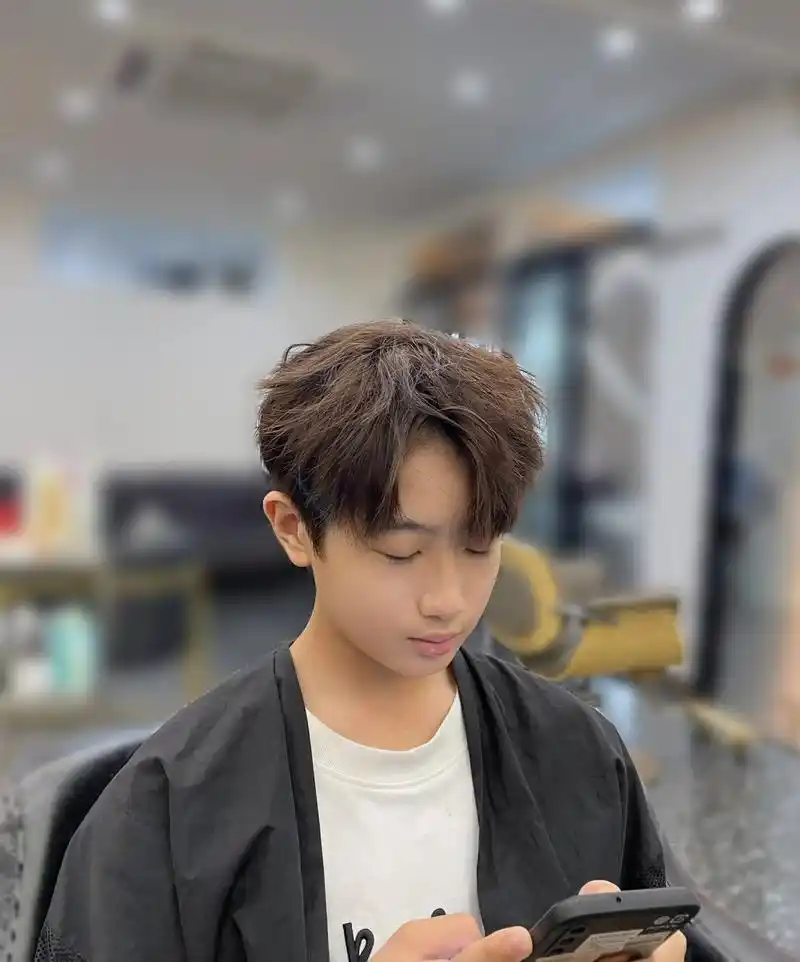 少年感微分碎盖发,学生党发型首选! 微分碎盖发型,拒绝平庸! 散发少年