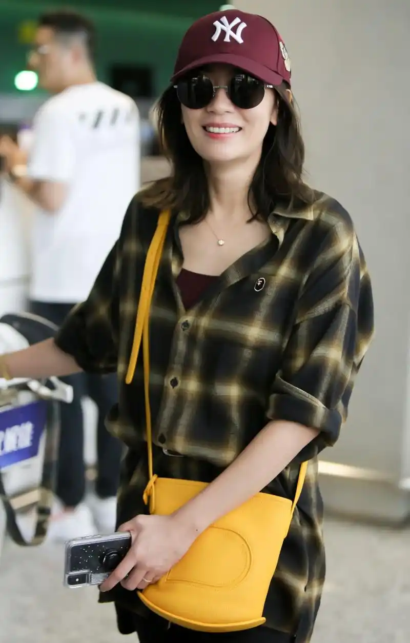 贾静雯在外媒眼中只有22岁,看到素颜照终于知道什么叫女神了