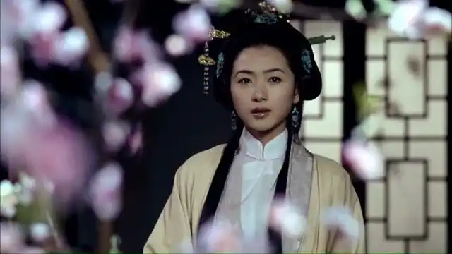 柳如是绝美万茜气质古典,出演青楼头牌琴棋书画样样精通