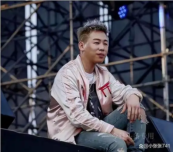 当红歌星胡彦斌爸爸英年早逝我还妈妈亲情和阳光