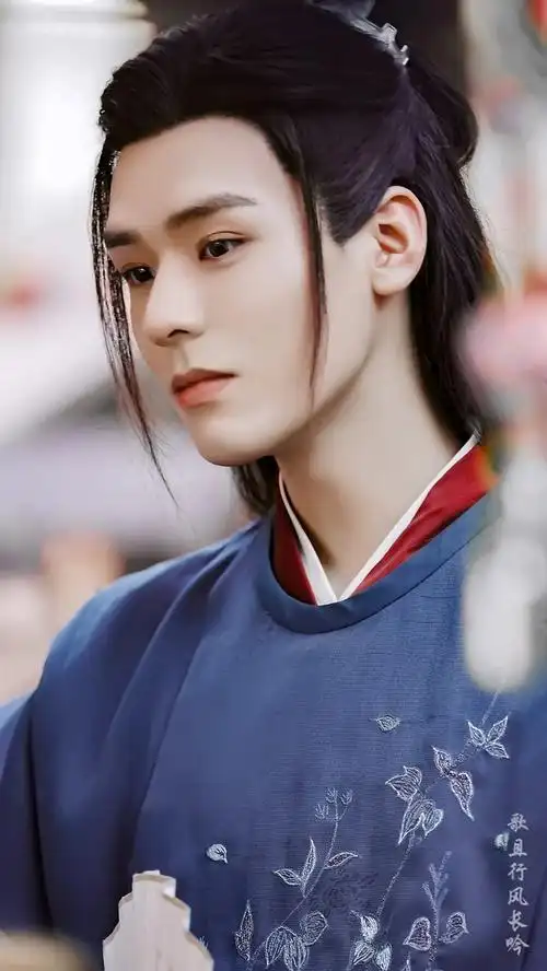 温客行/龚俊 有没有人有温客行那件墨绿色的衣服的照片啊,求求啦