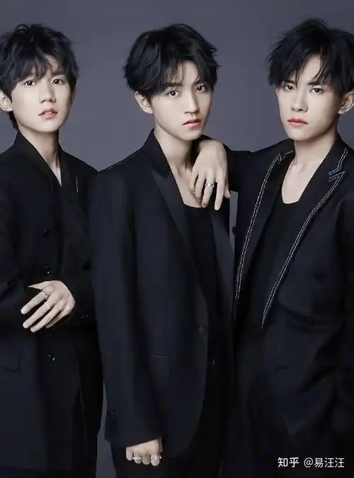 tfboys合体了但没完全合体三小只虽然在一个地方演出却不是一个节目有