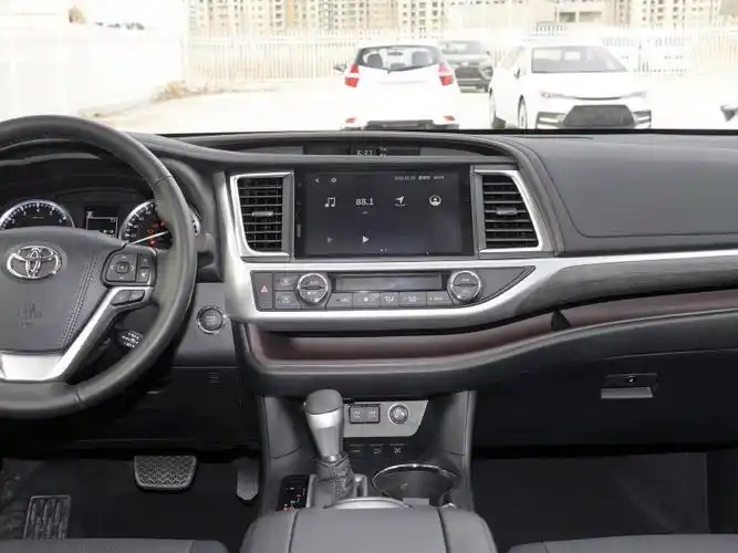 广汽丰田 汉兰达 2021款 2.0t 四驱尊贵版 7座