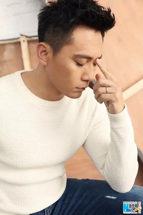 刘烨暖系文艺写真man值爆表