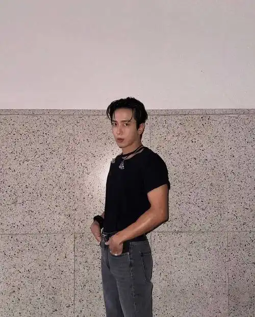 【消息】240804郑容和超话ins 更新一则【thank uuuuuuu 06#awesome