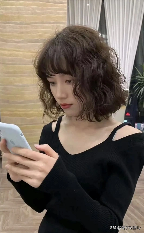 最实用的3种发型,头发少个子不高脸还大姐妹,剪完乐开花